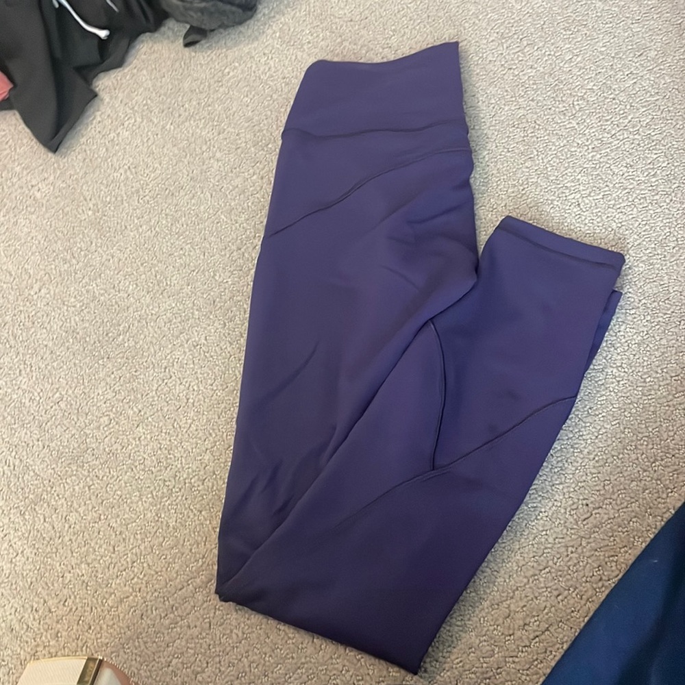 LULULEMON WUNDER TRAINS SZ 4